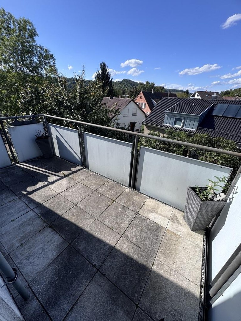 Attraktive 4-Zimmer-Dachgeschosswohnung mit Balkon & Tiefgarage — Bild 7