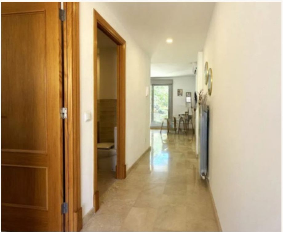 Renovierte 2-Zimmer-Wohnung mit Dachterrasse — Bild 3