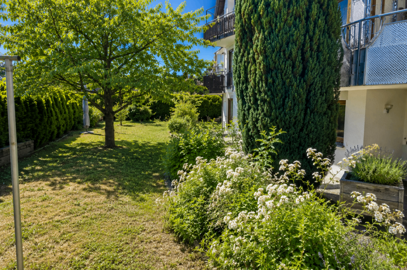 Lichtdurchflutete Gartenwohnung mit Stil — Bild 7